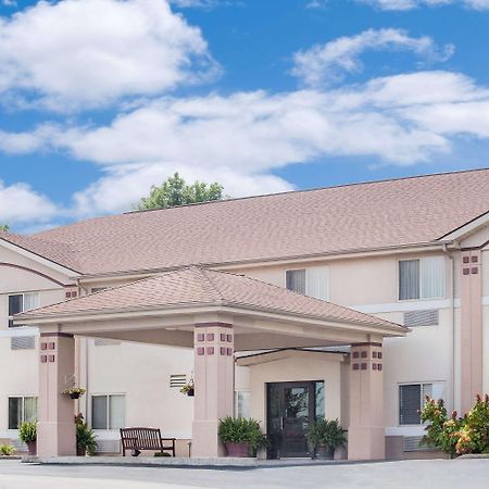Super 8 By Wyndham Central City Luaran gambar